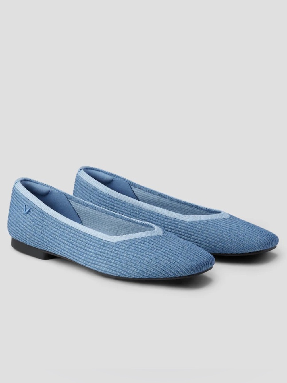 $129 Vivaia Margot Square-Toe V-Cut Denim Blue Knit Comfy Flats Size 42/10.5